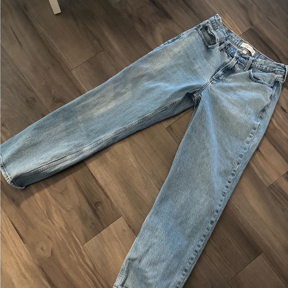 Abercrombie & Fitch Women’s Curve Love Light Blue Low Rise Baggy Jeans